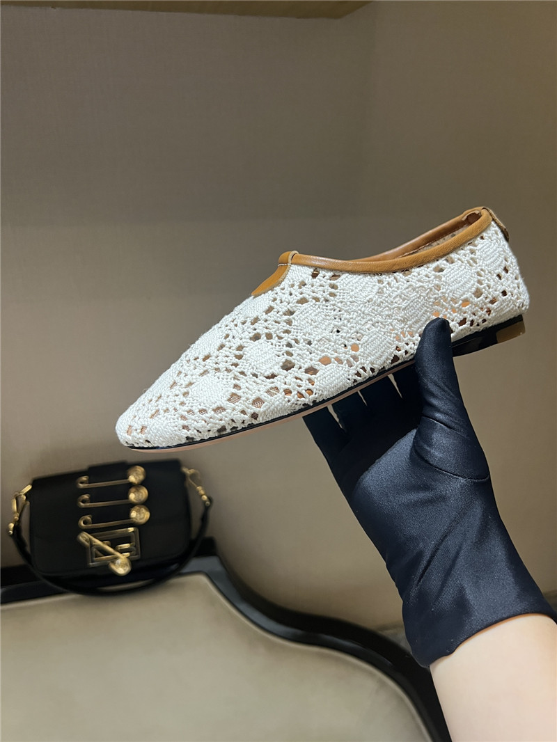 L0r0 P1ana floaty flat moccasin slipper whisper white