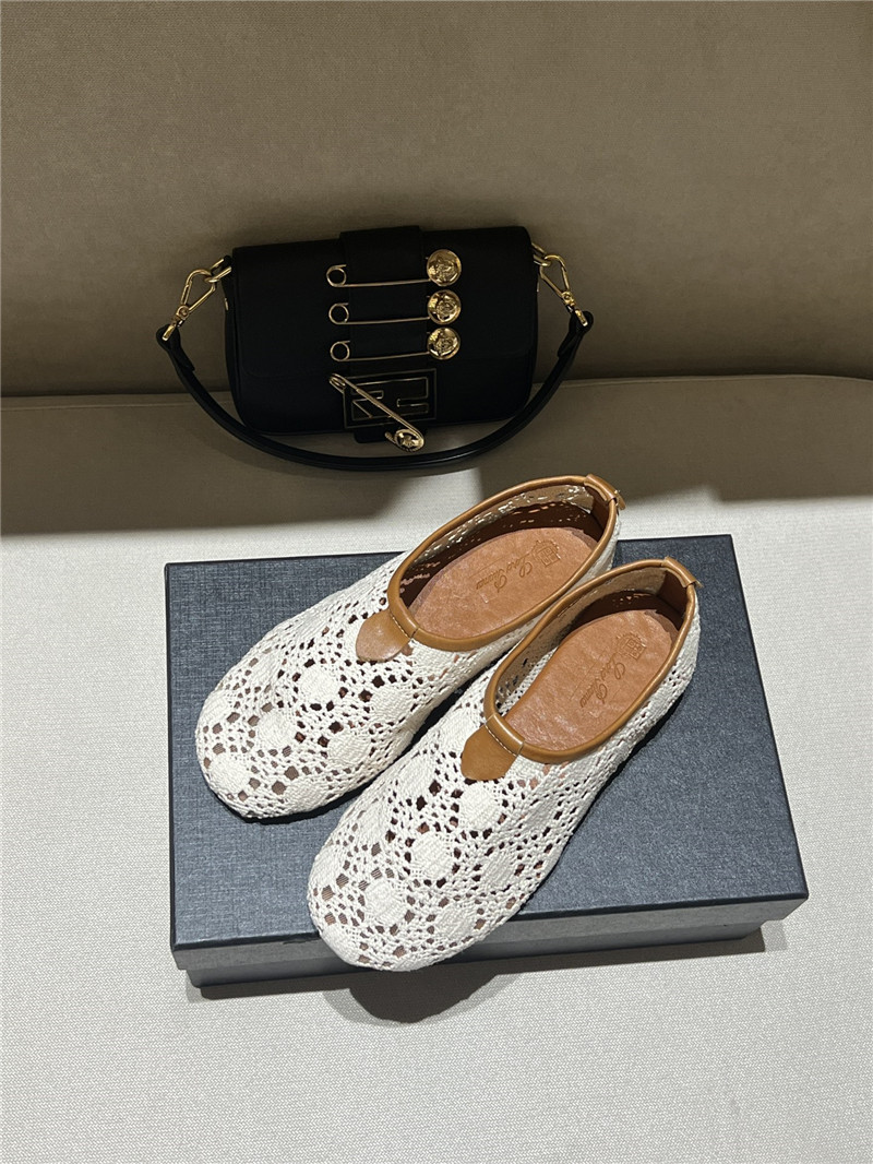 L0r0 P1ana floaty flat moccasin slipper whisper white