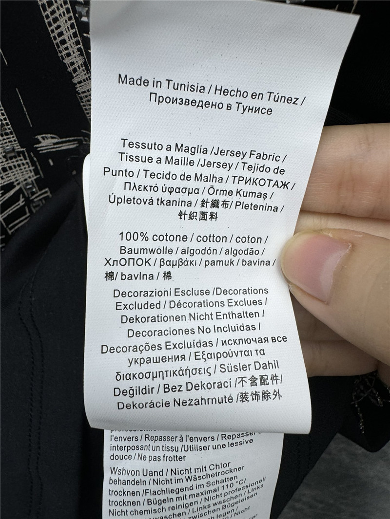 Vanitoo short-sleeved round neck T-shirt replica clothes