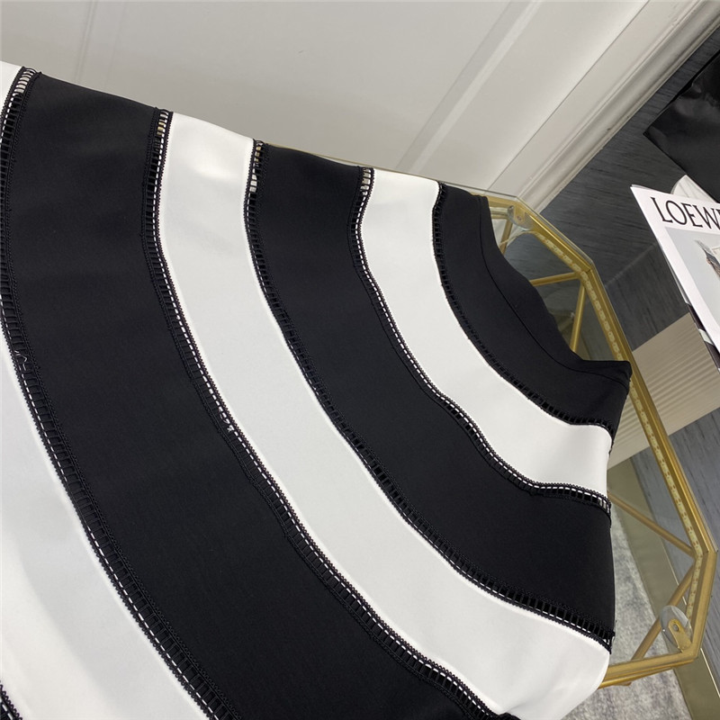 Va1e*ntin0 swing skirt replica clothing sites