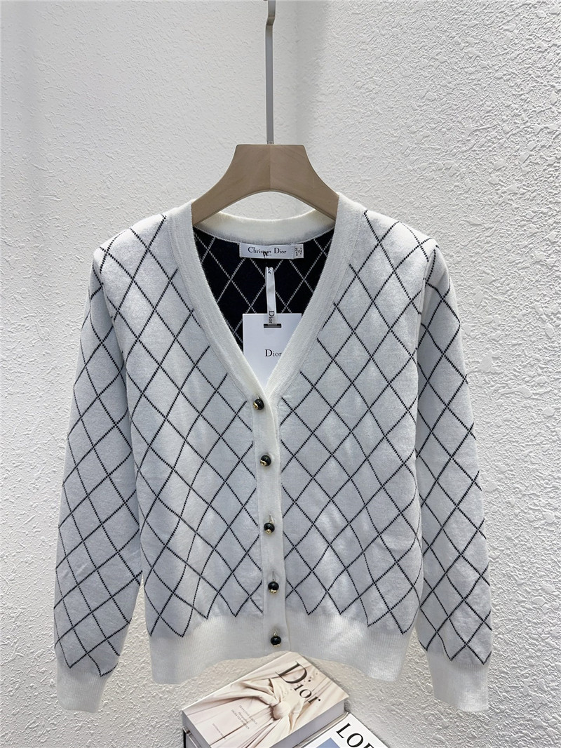 D10r v-neck checkered cardigan sweater replica clothing sites