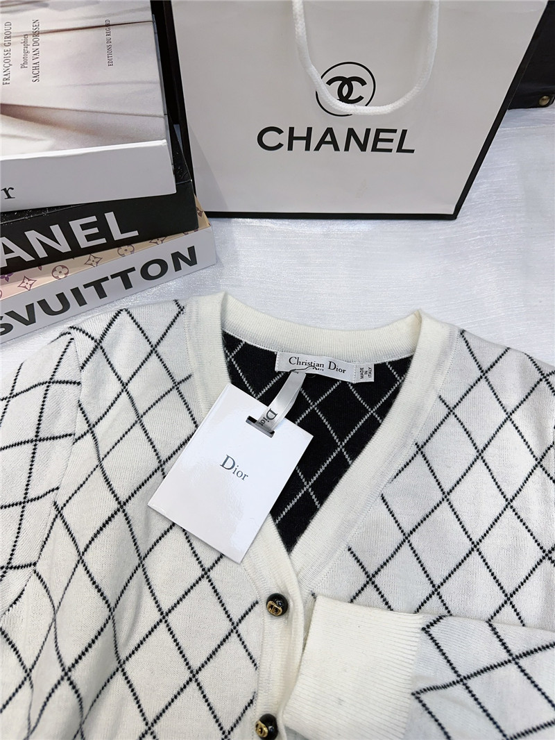 D10r v-neck checkered cardigan sweater replica clothing sites