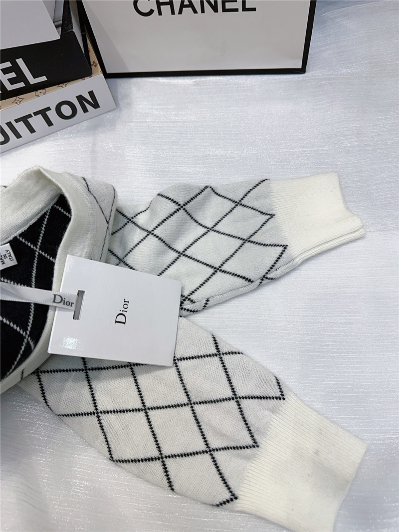 D10r v-neck checkered cardigan sweater replica clothing sites