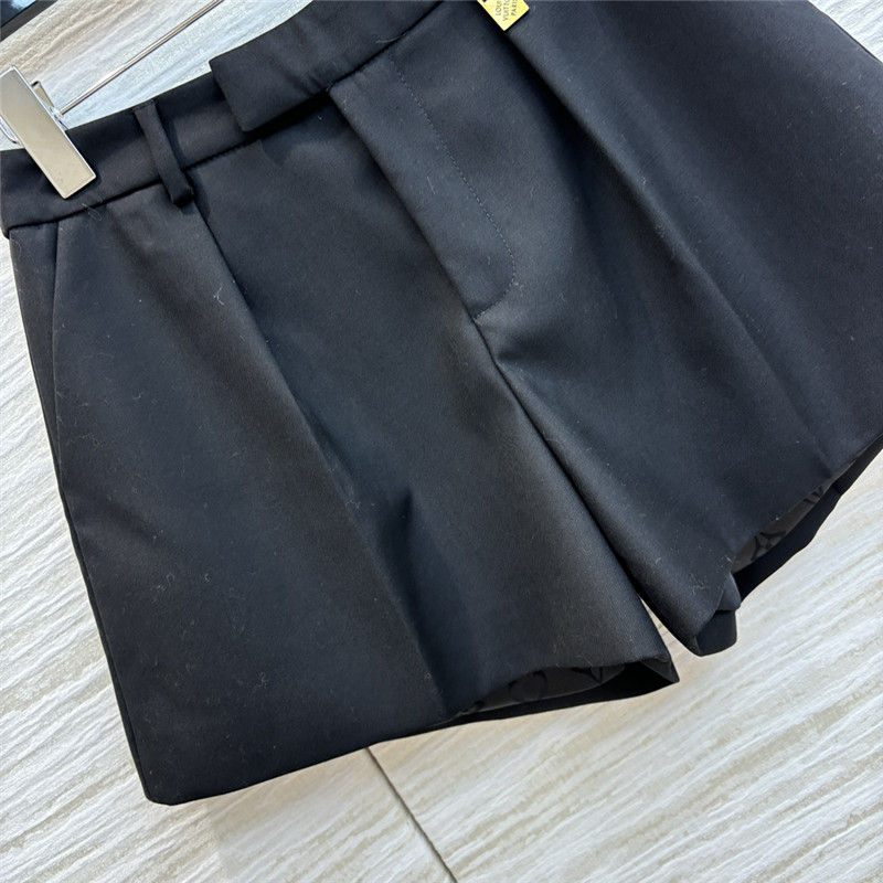 l0vis Vvtt0n lv metal button embellished shorts replicas clothes