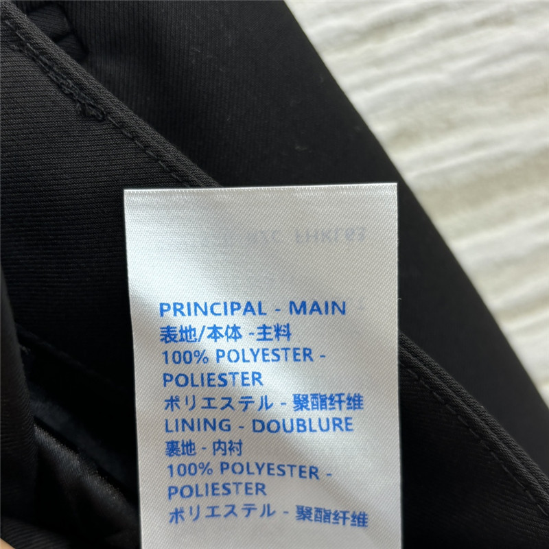 l0vis Vvtt0n lv metal button embellished shorts replicas clothes