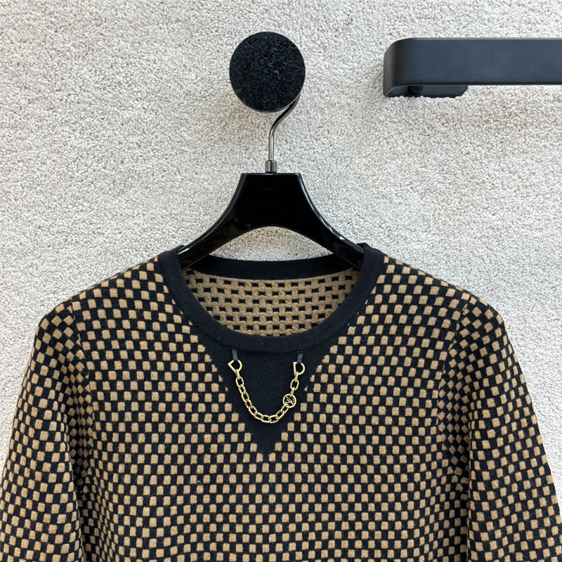 l0vis Vvtt0n lv checkerboard chain sweater replica clothes