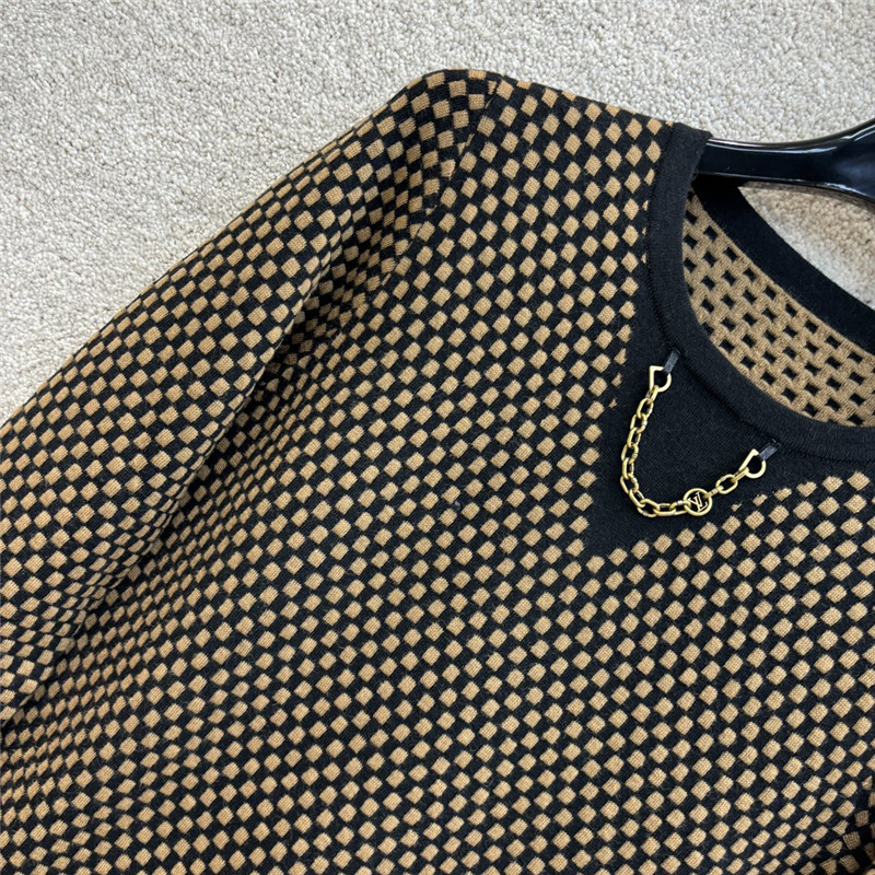 l0vis Vvtt0n lv checkerboard chain sweater replica clothes