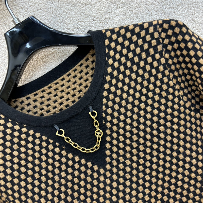 l0vis Vvtt0n lv checkerboard chain sweater replica clothes