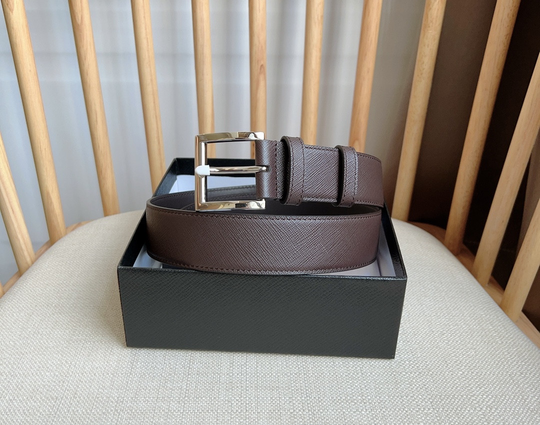 Pra*a triangle logo belt