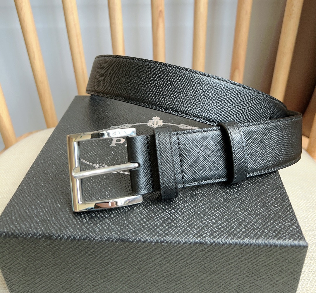 Pra*a triangle logo belt
