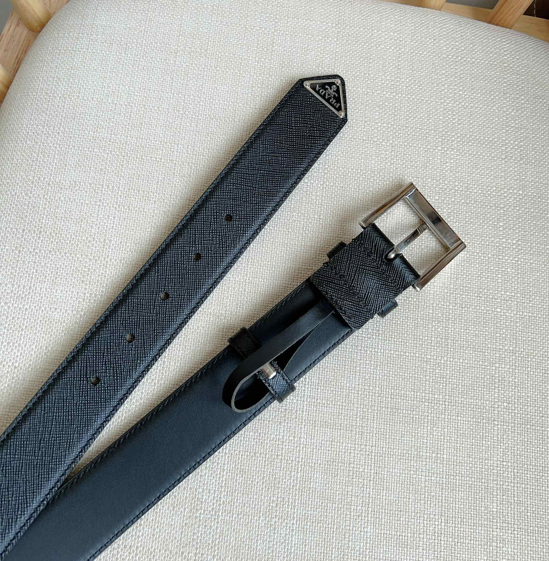 Pra*a triangle logo belt