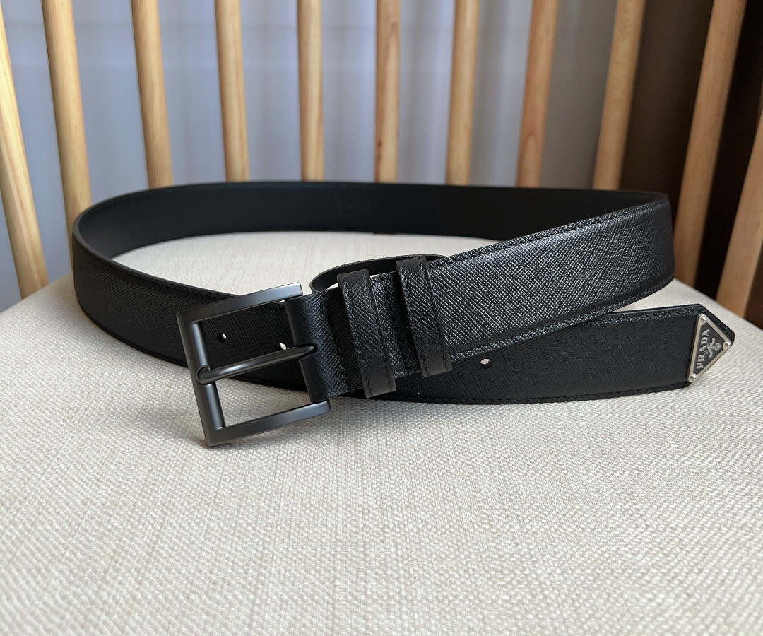 Pra*a triangle logo belt