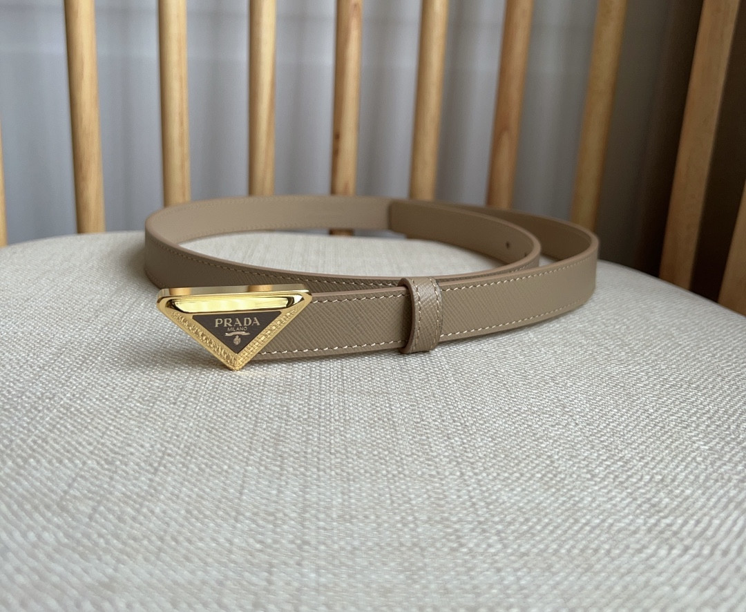 Pra*a triangle logo outline belt