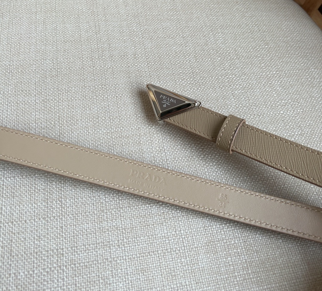 Pra*a triangle logo outline belt