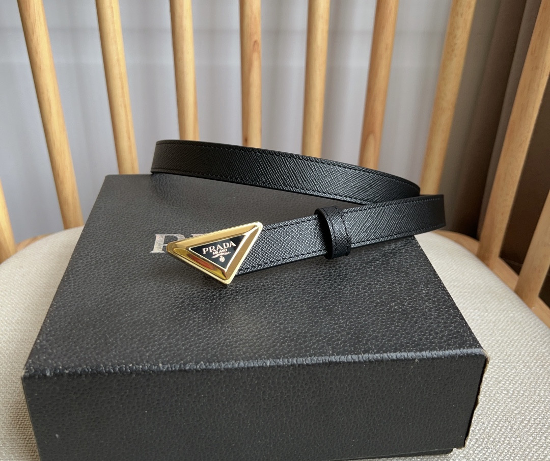 Pra*a triangle logo outline belt