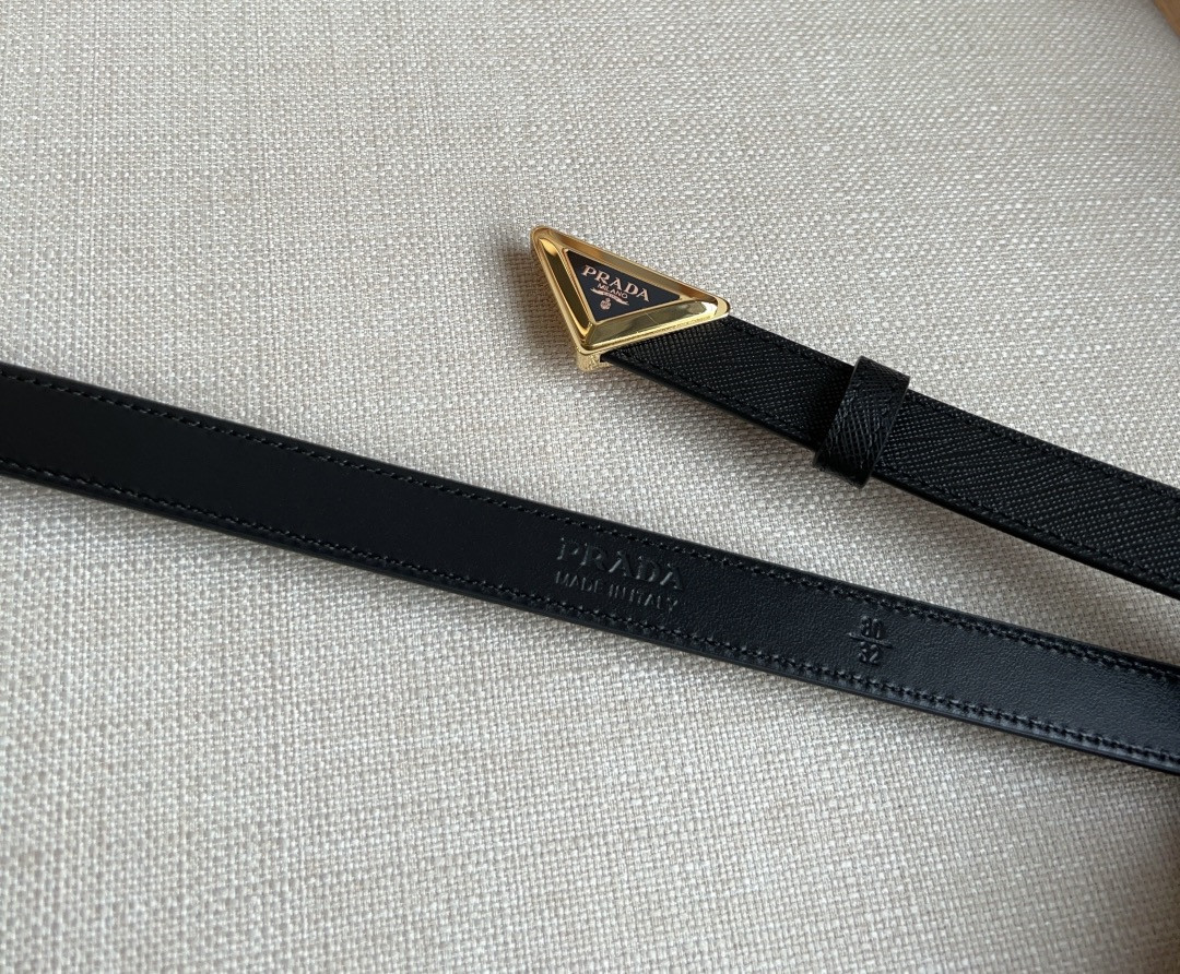 Pra*a triangle logo outline belt