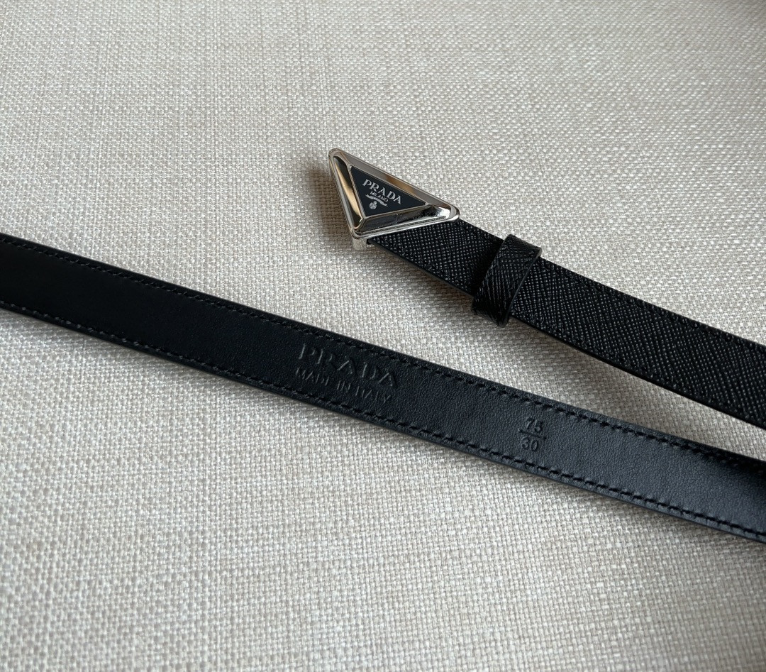 Pra*a triangle logo outline belt