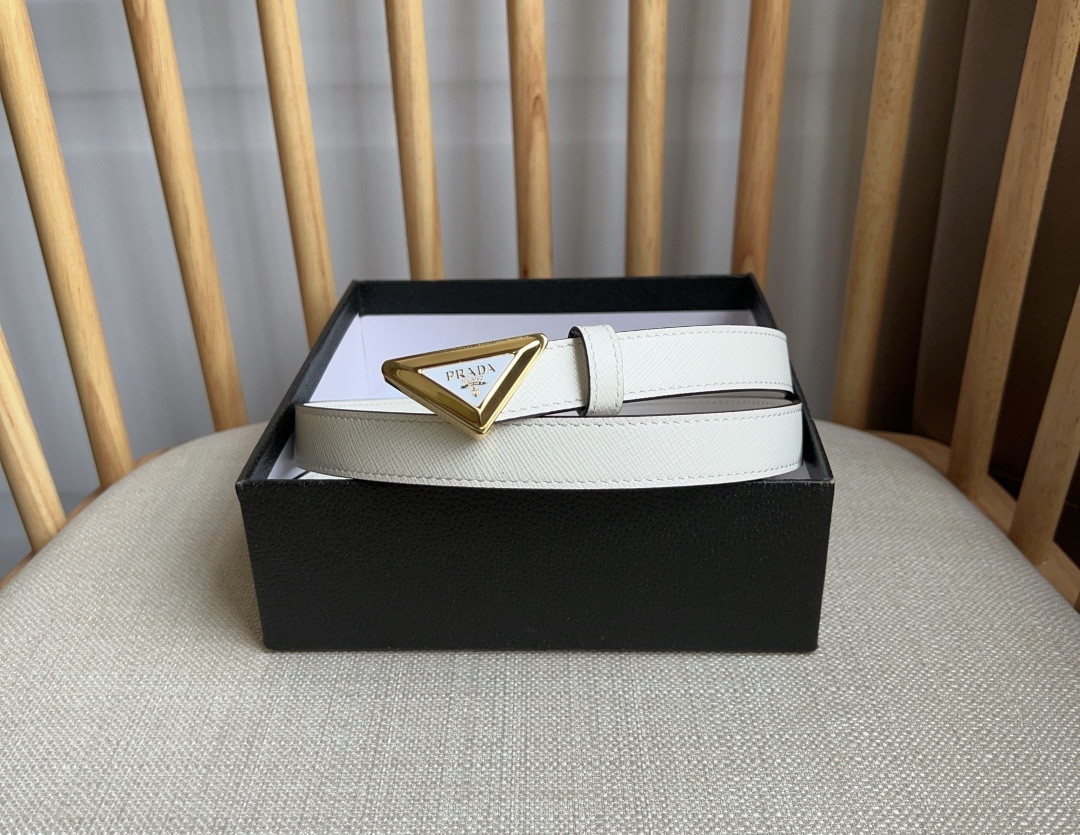 Pra*a triangle logo outline belt