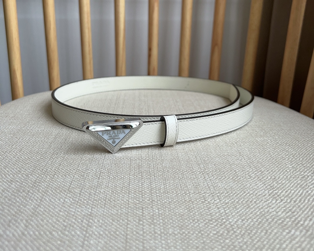 Pra*a triangle logo outline belt