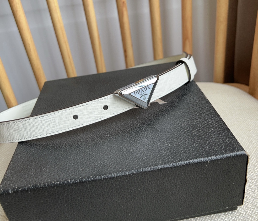 Pra*a triangle logo outline belt