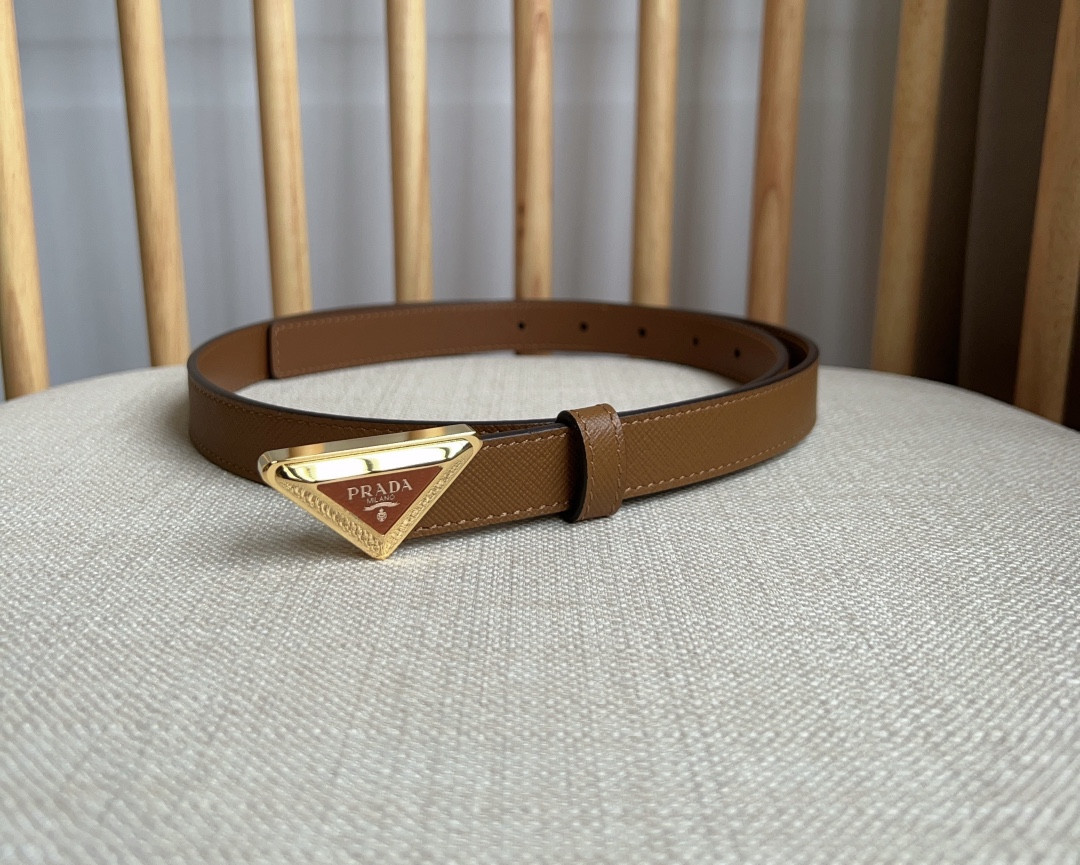 Pra*a triangle logo outline belt