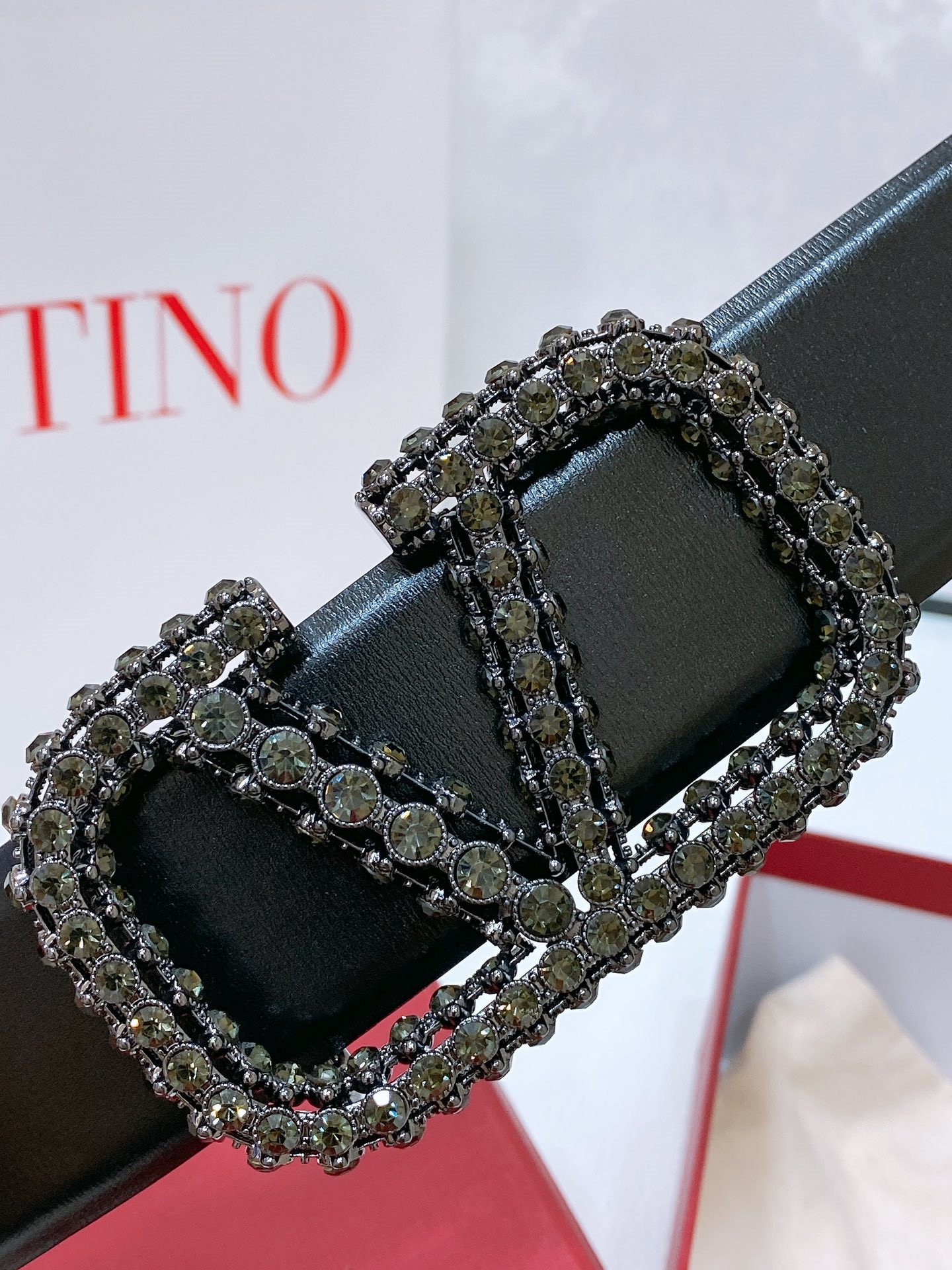 Va1e*ntin0 reversible calfskin belt