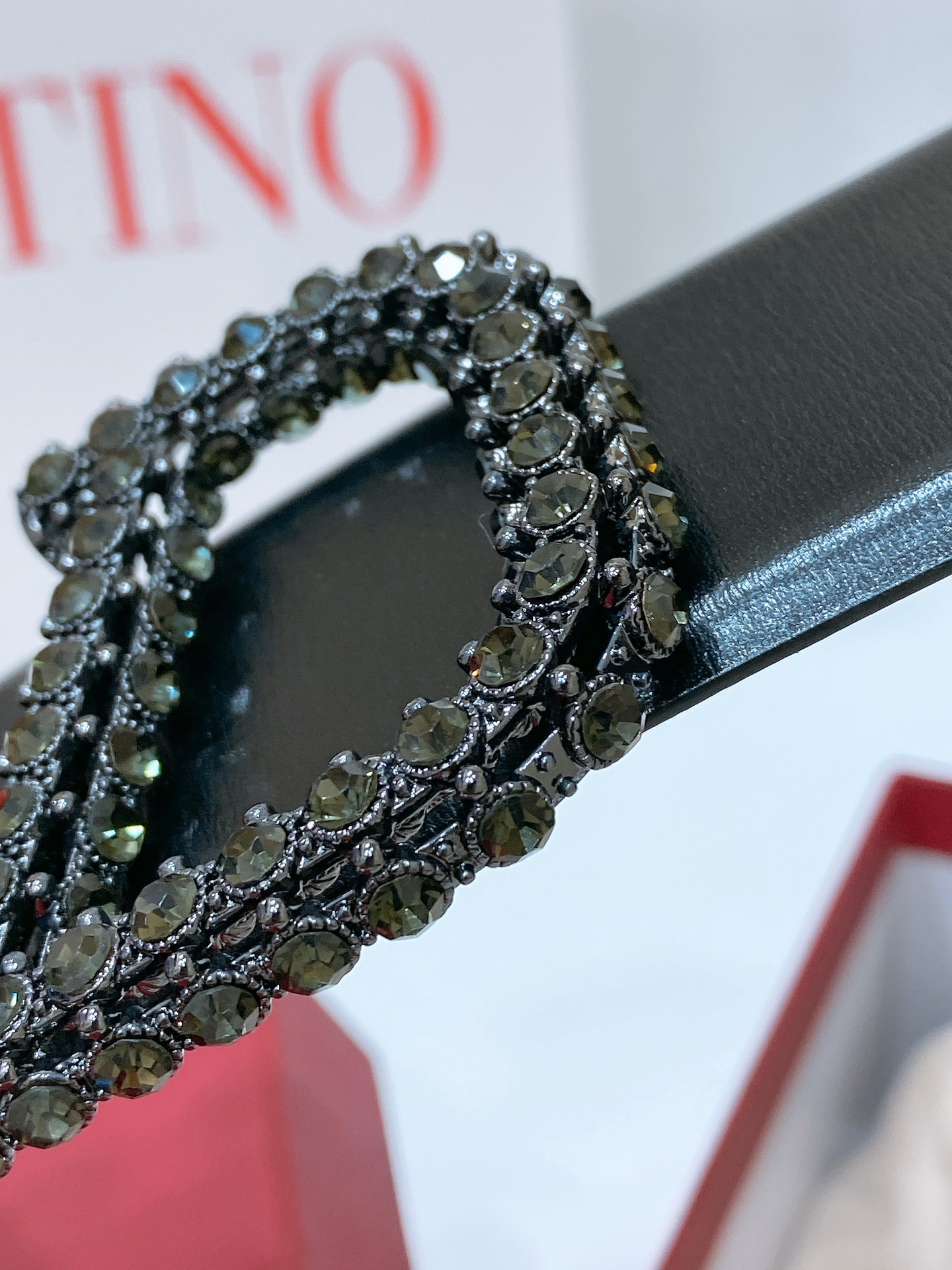 Va1e*ntin0 reversible calfskin belt