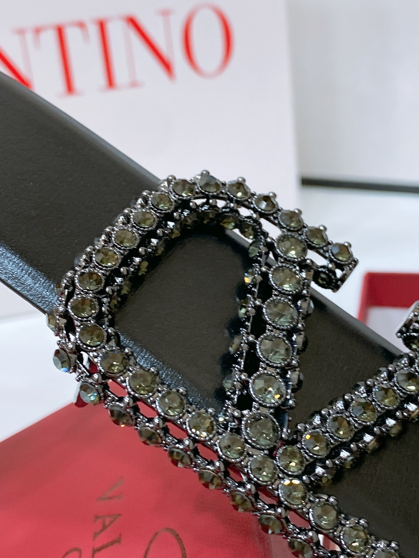 Va1e*ntin0 reversible calfskin belt