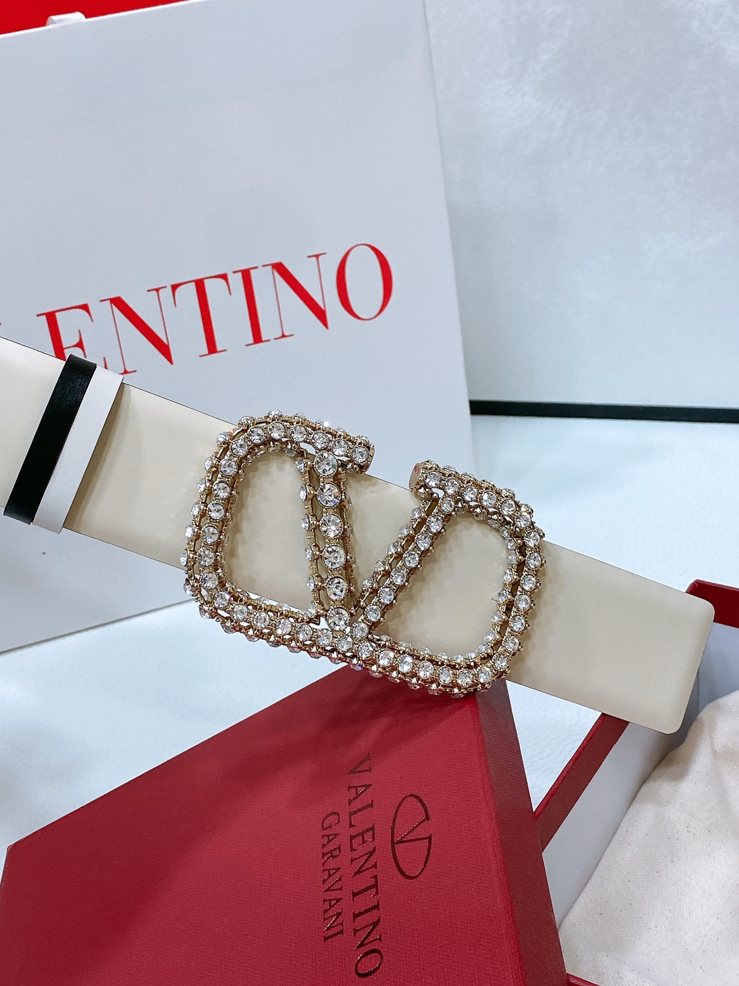 Va1e*ntin0 reversible calfskin belt