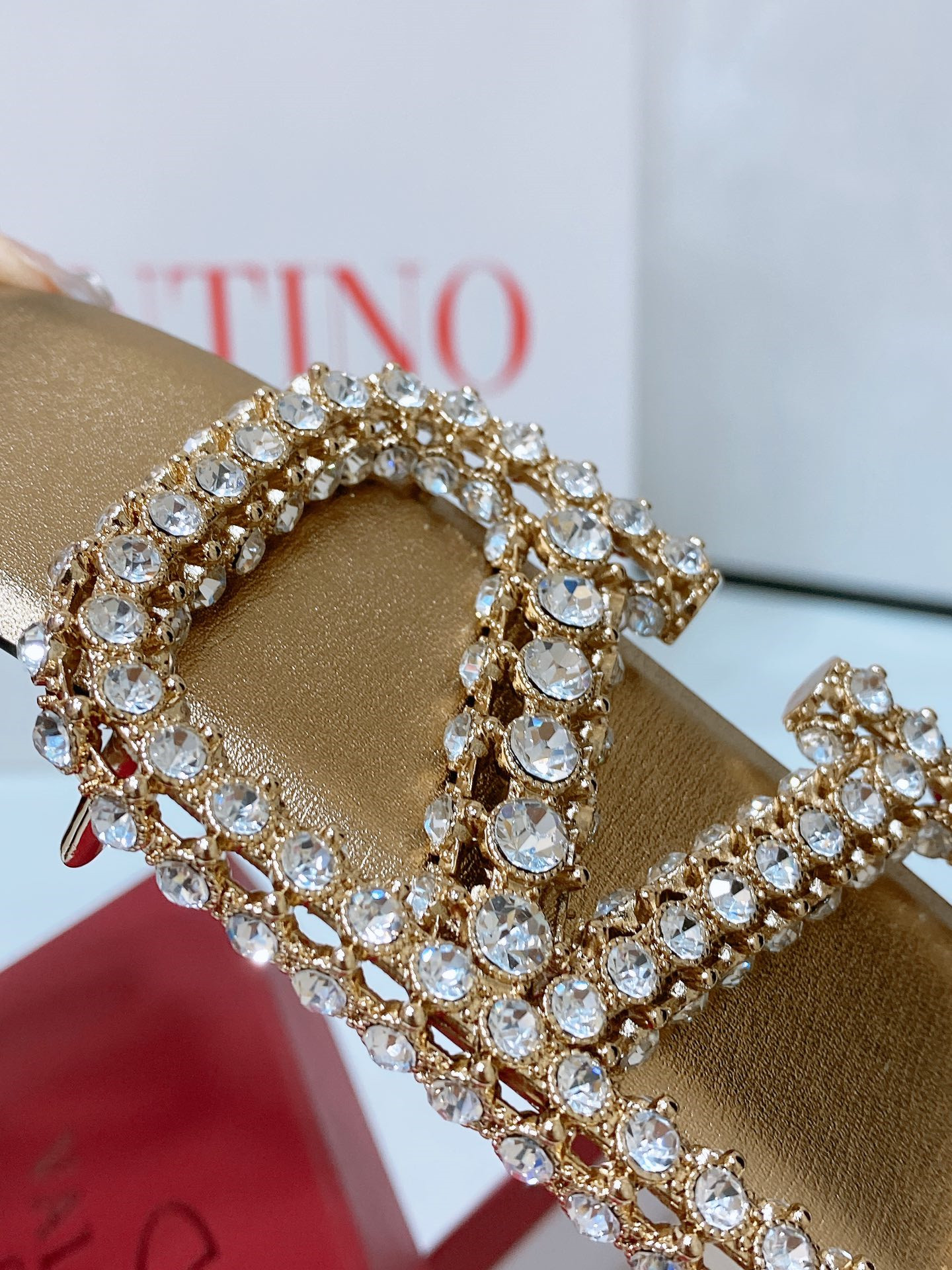 Va1e*ntin0 reversible calfskin belt