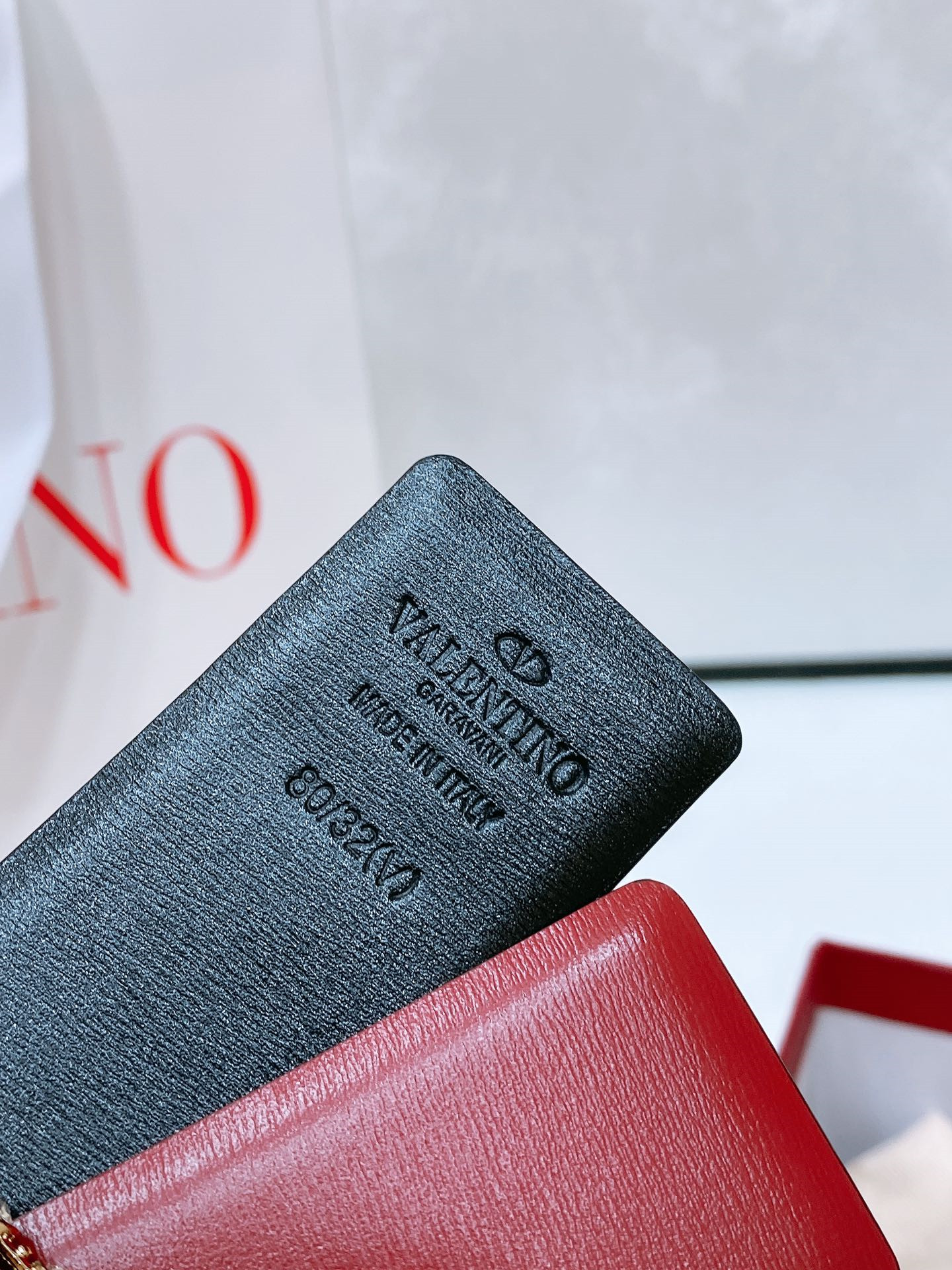 Va1e*ntin0 reversible calfskin belt