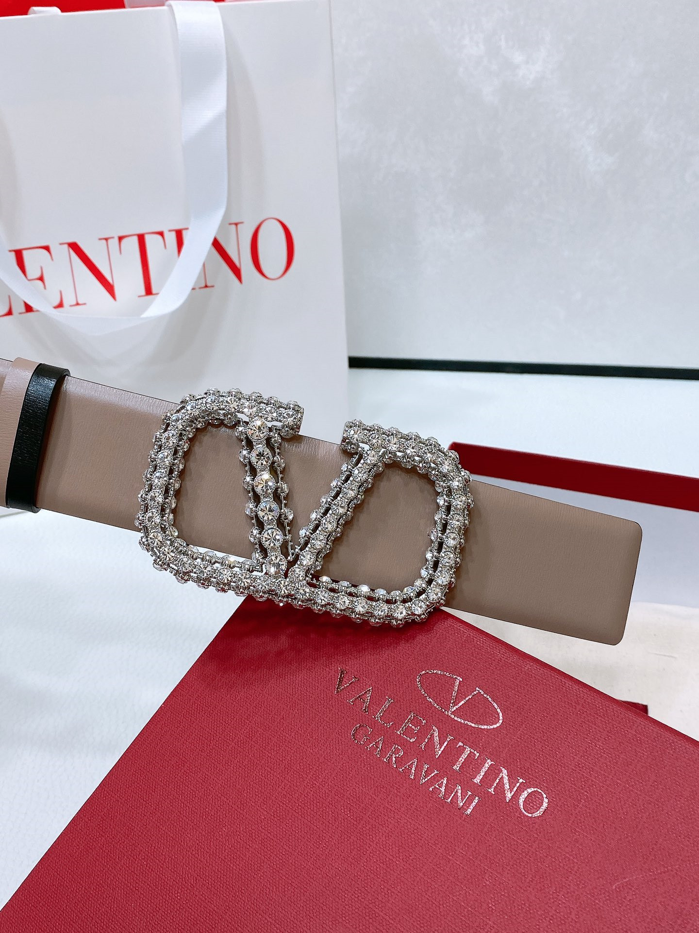 Va1e*ntin0 reversible calfskin belt