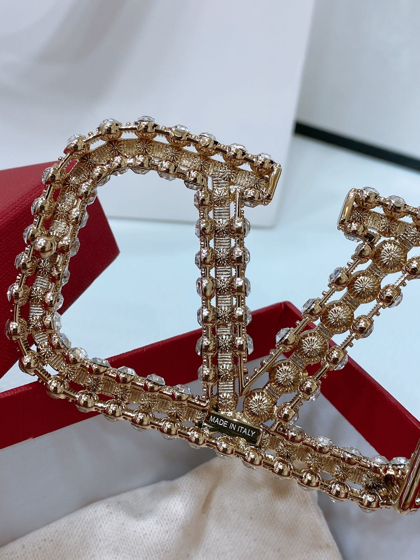 Va1e*ntin0 reversible calfskin belt