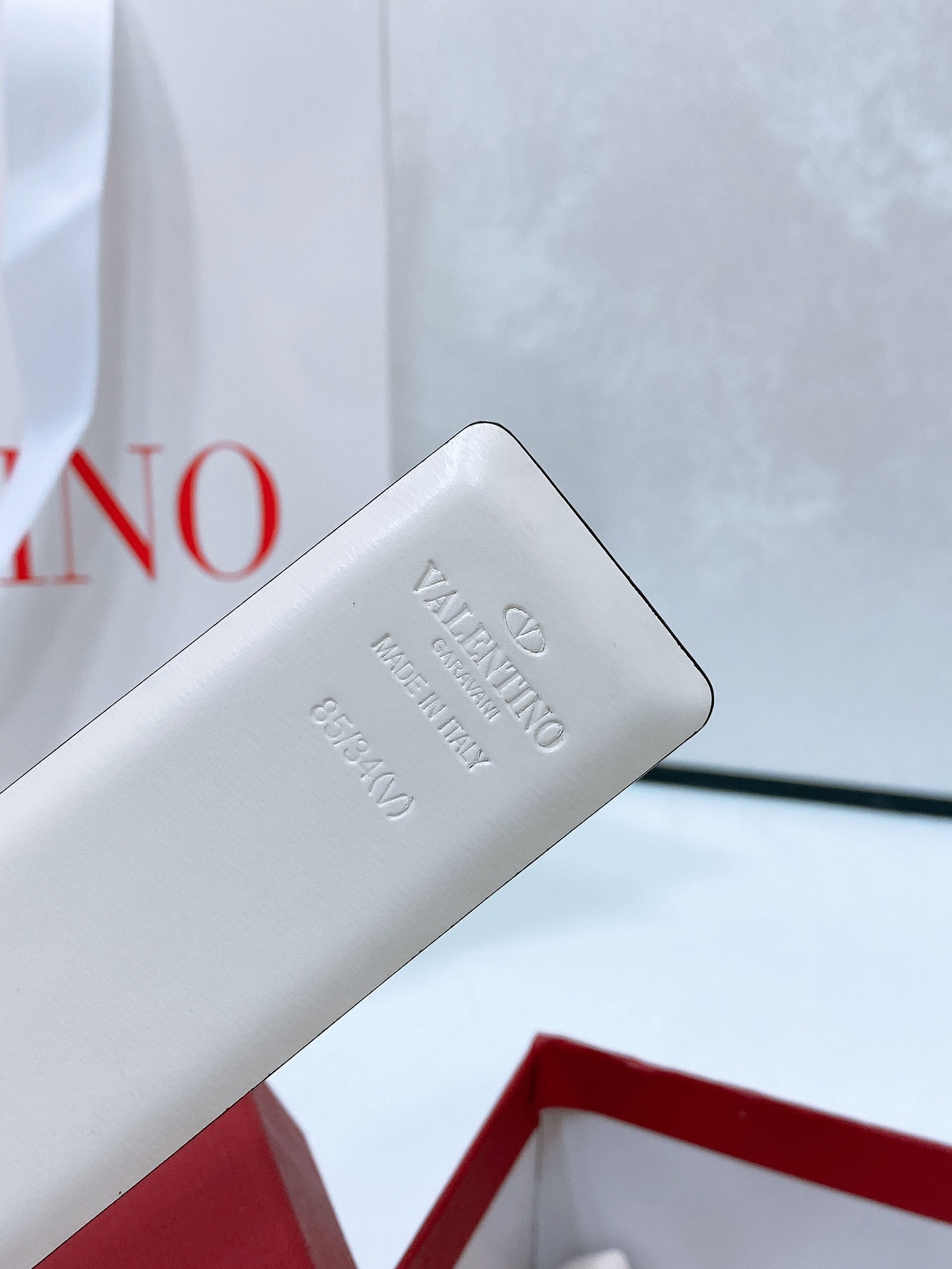 Va1e*ntin0 reversible calfskin belt