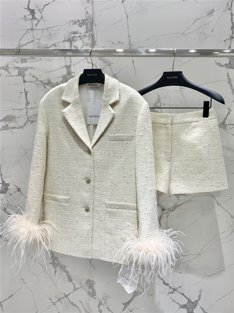 Va1e*ntin0 sequined ostrich feather cuffs suit replica clothes