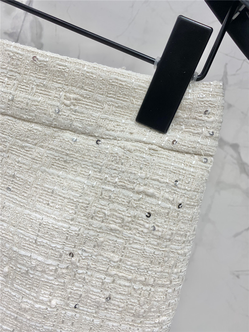 Va1e*ntin0 sequined ostrich feather cuffs suit replica clothes