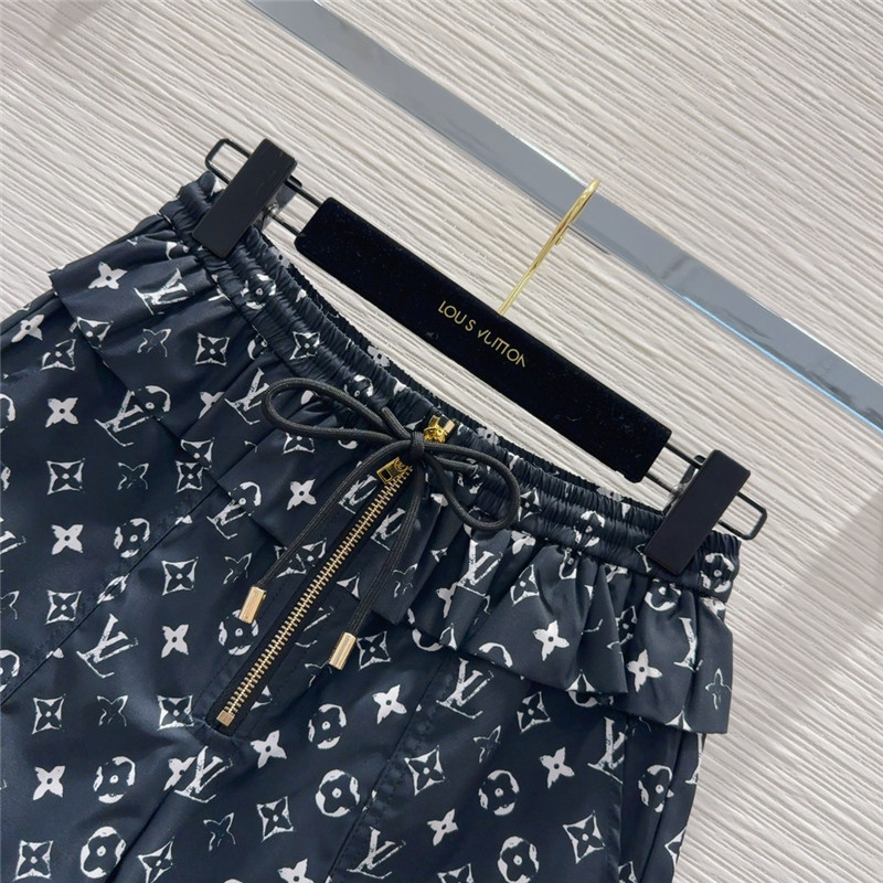 l0vis Vvtt0n lv hooded vest + shorts set replica clothes