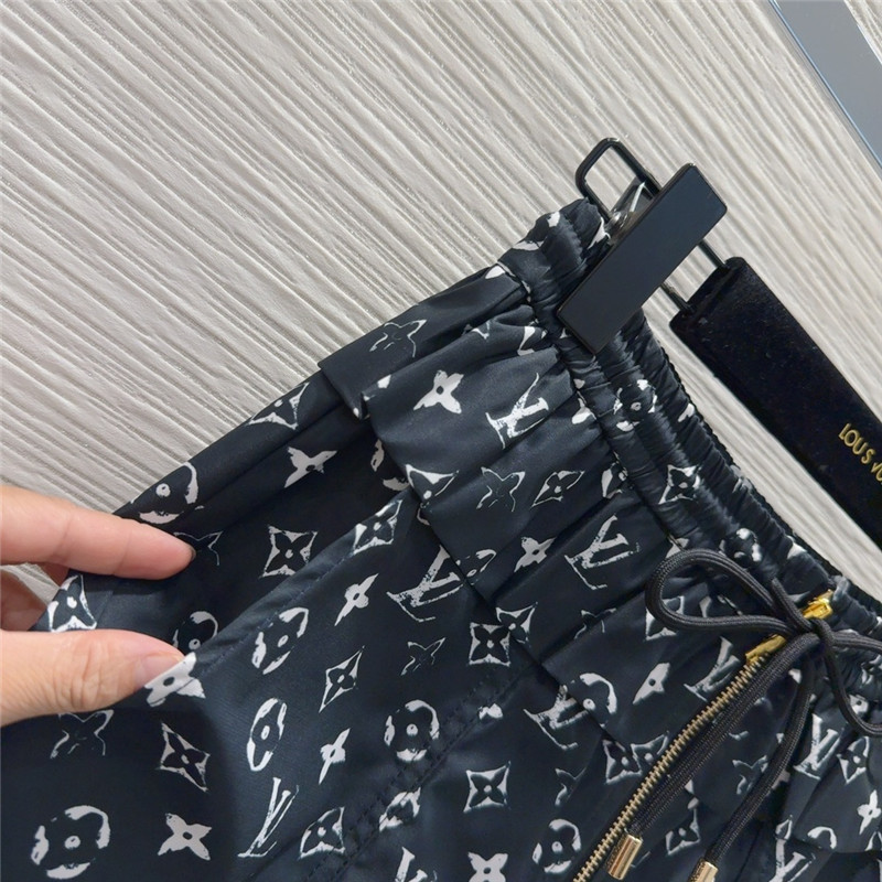 l0vis Vvtt0n lv hooded vest + shorts set replica clothes