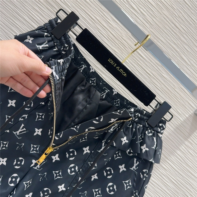 l0vis Vvtt0n lv hooded vest + shorts set replica clothes