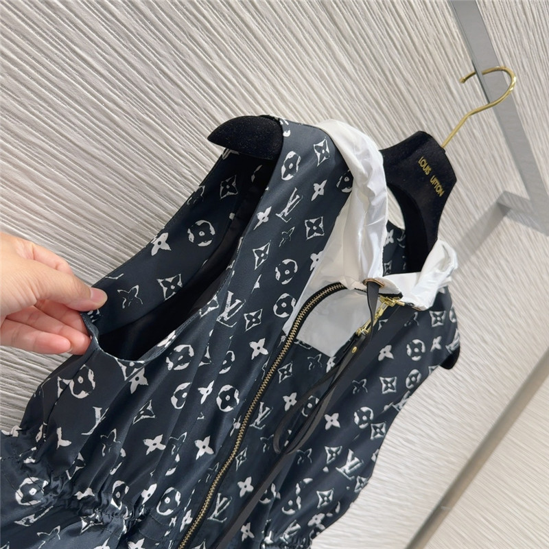 l0vis Vvtt0n lv hooded vest + shorts set replica clothes