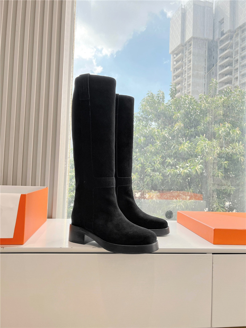 H**me5 suede horse boots