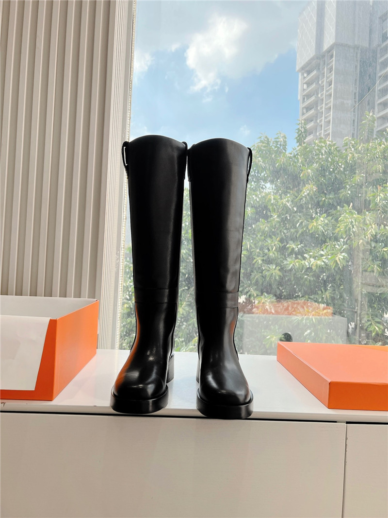 H**me5 black horse boots