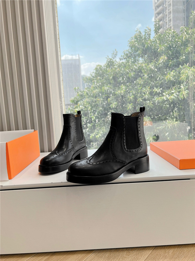 H**me5 ebony chelsea boots