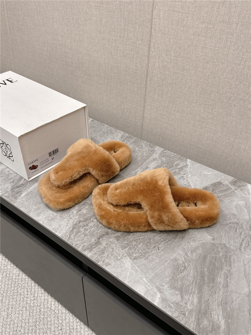 L0ew* toe post shearling sandals in neutrals