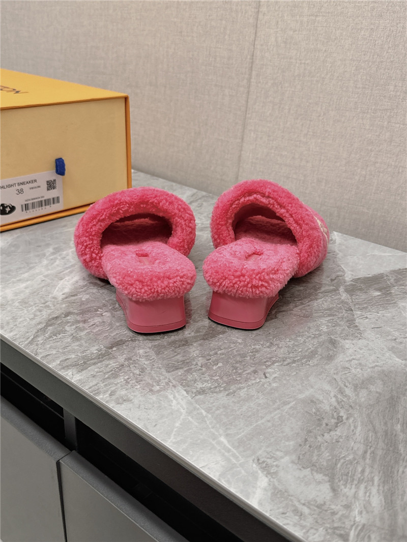 l0vis Vvtt0n paseo shearling comfort mule in pink