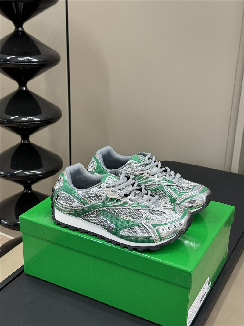 b0tt*ga Ven*ta orbit sneakers green