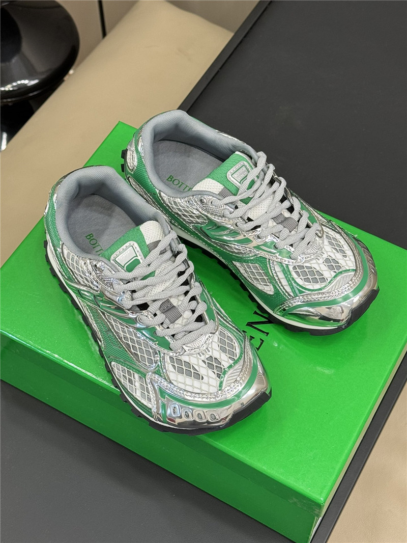 b0tt*ga Ven*ta orbit sneakers green