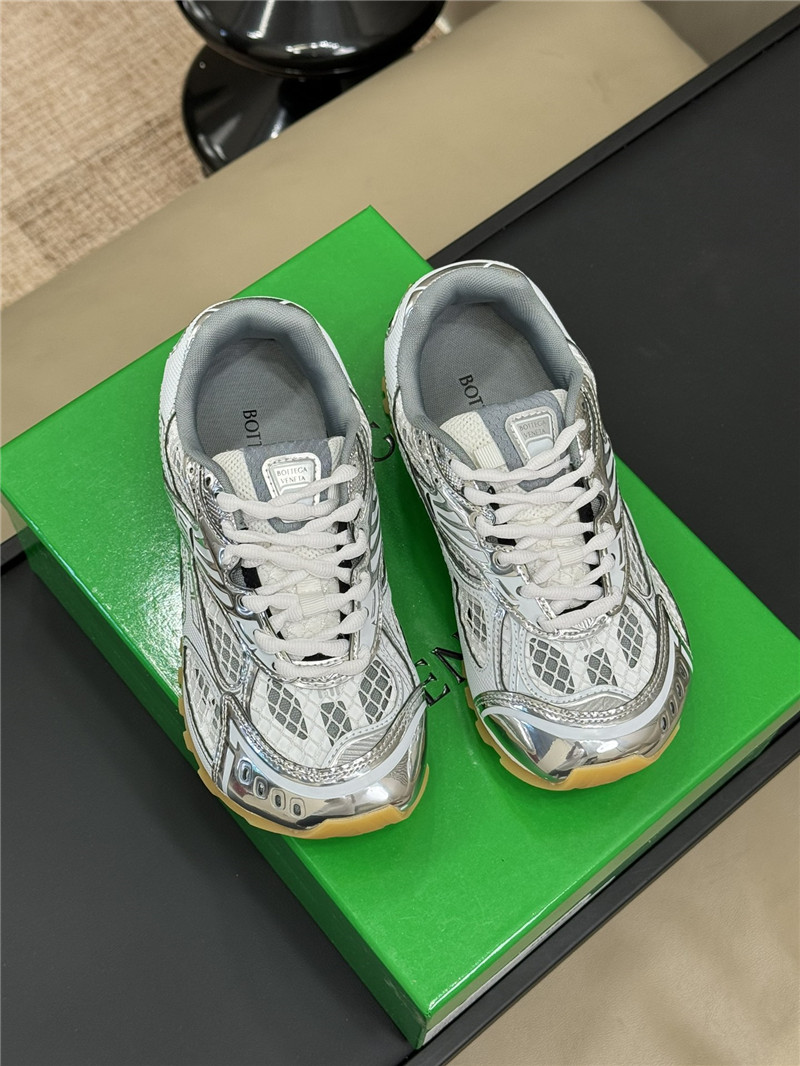 b0tt*ga Ven*ta orbit sneakers silver