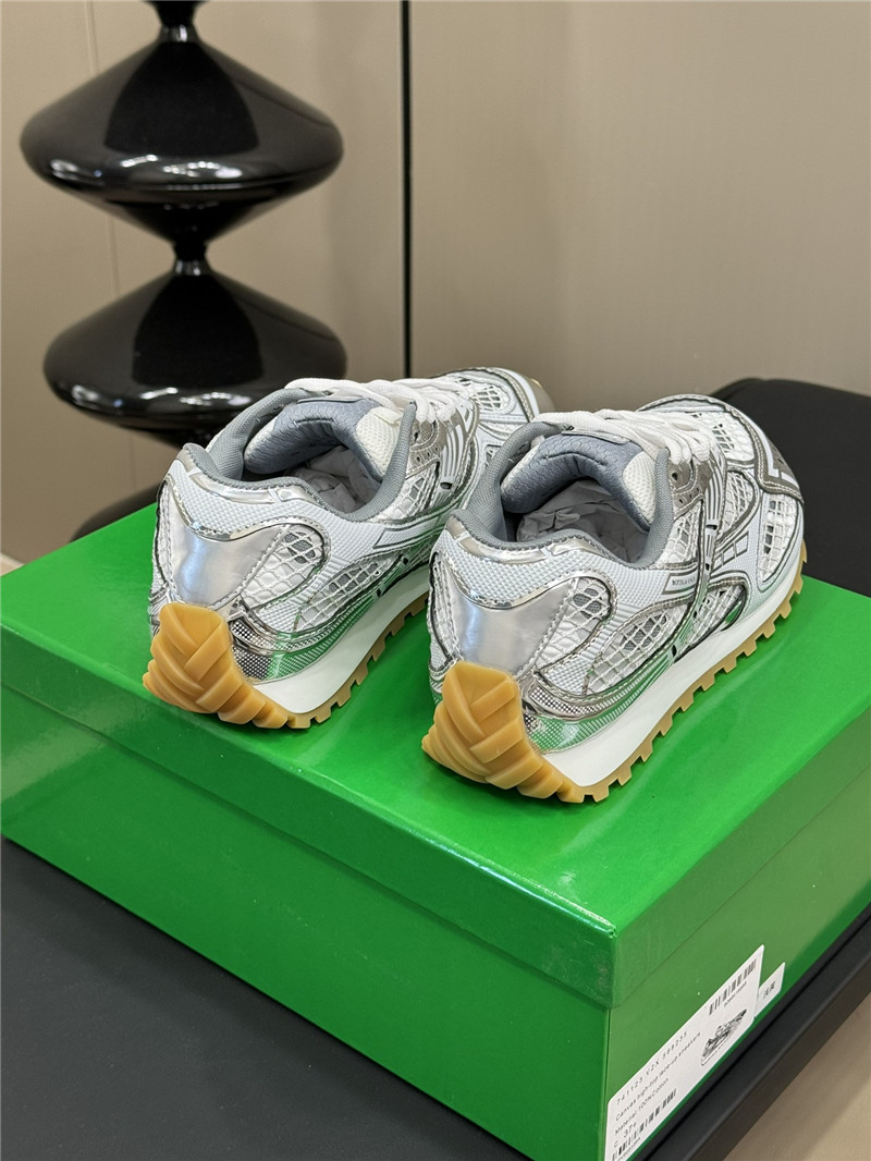 b0tt*ga Ven*ta orbit sneakers silver