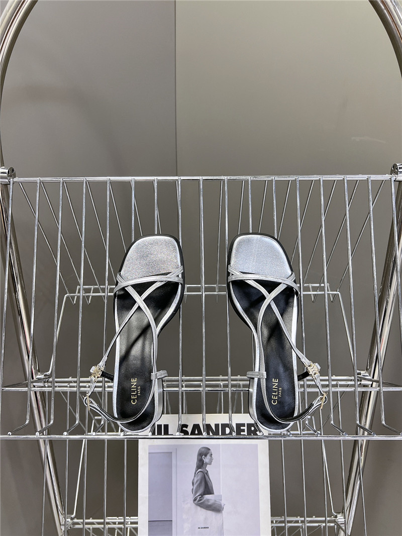 Ce1i*e cuir triomphe silver lambskin flat sandals